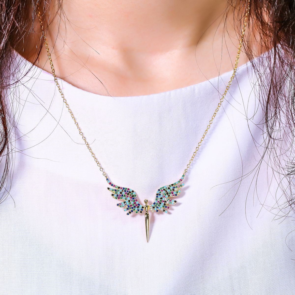 Angel wings pendant necklace