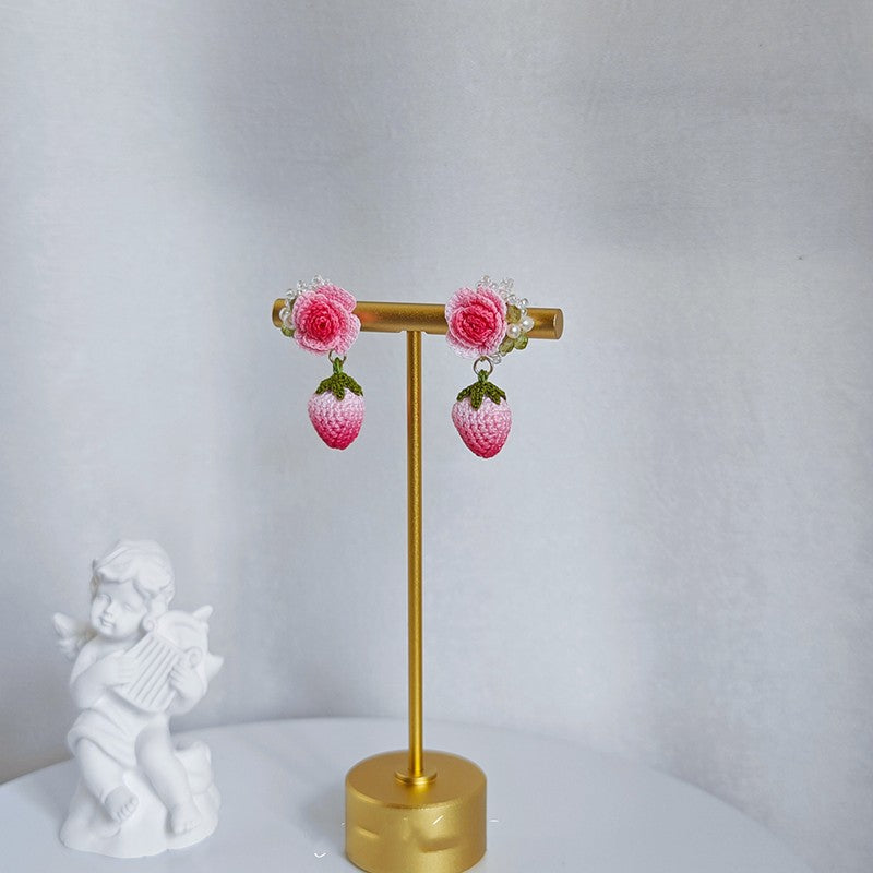 Micro Hook Rose Natural Pearl Olivine Beaded Earrings